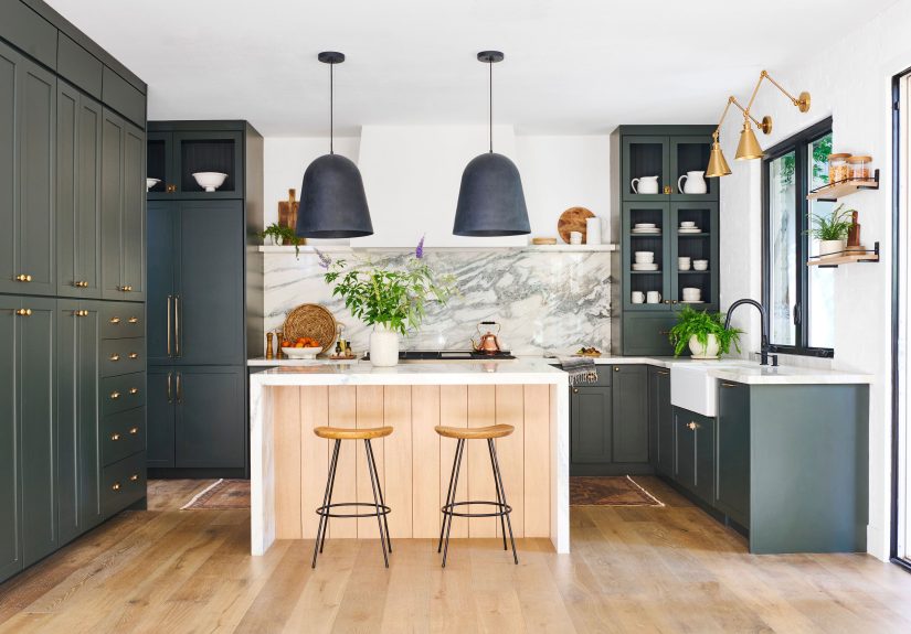 35 White Kitchen Backsplash Ideas and How to Design with Them