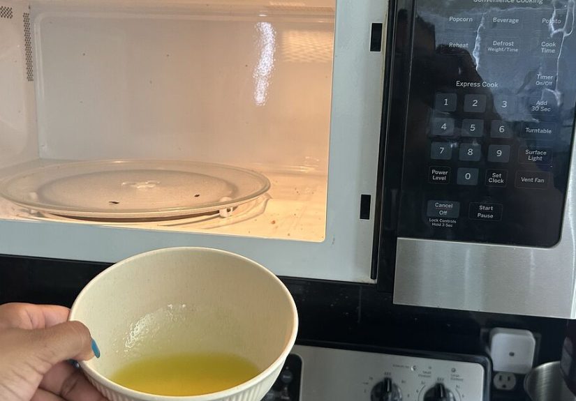 DIY Homemade Furniture Polish With Olive Oil & Vinegar