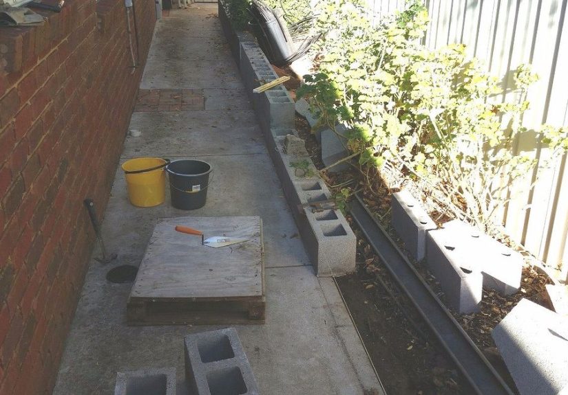 How to - Besser or Concrete Cinder Block Garden Edge Walls