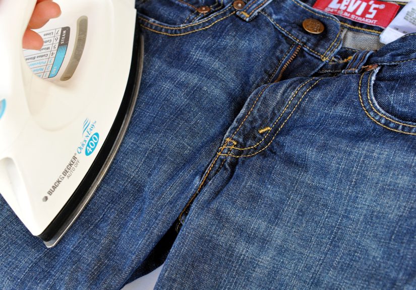 How to Dry Jeans Quickly with an Iron: 6 Steps