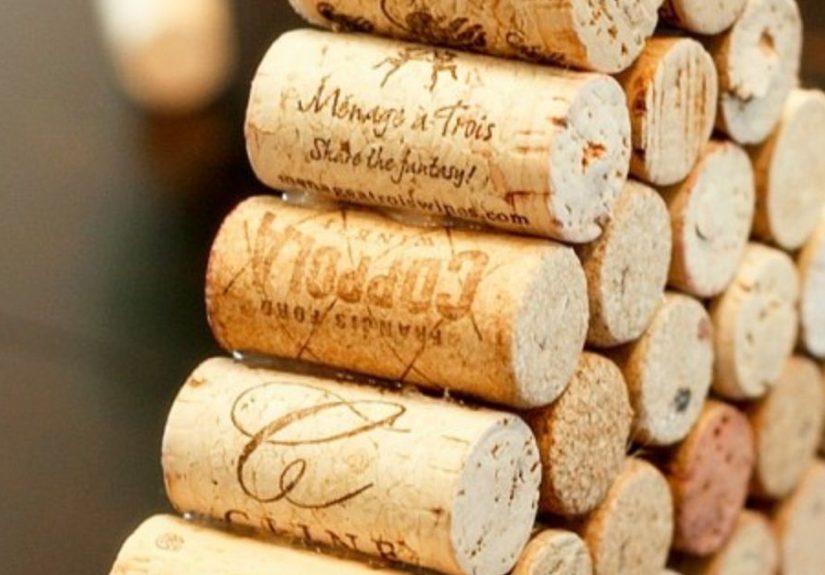 How to Easily Make a Cute Wine Cork Christmas Tree