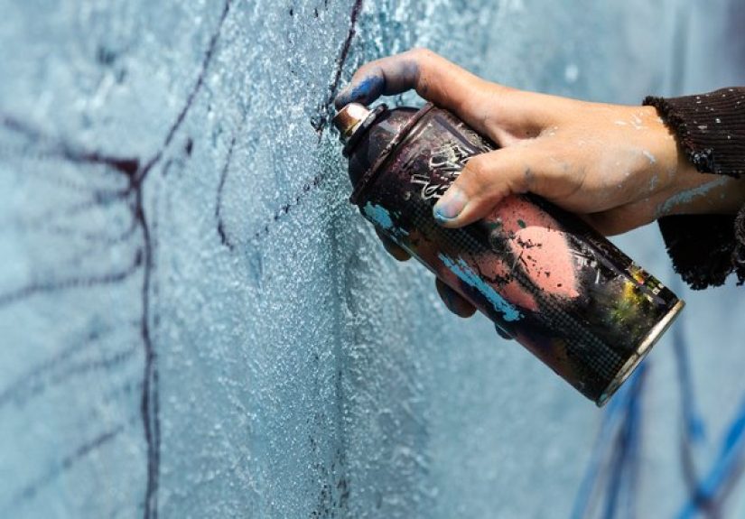 How to Remove Spray Paint From Walls