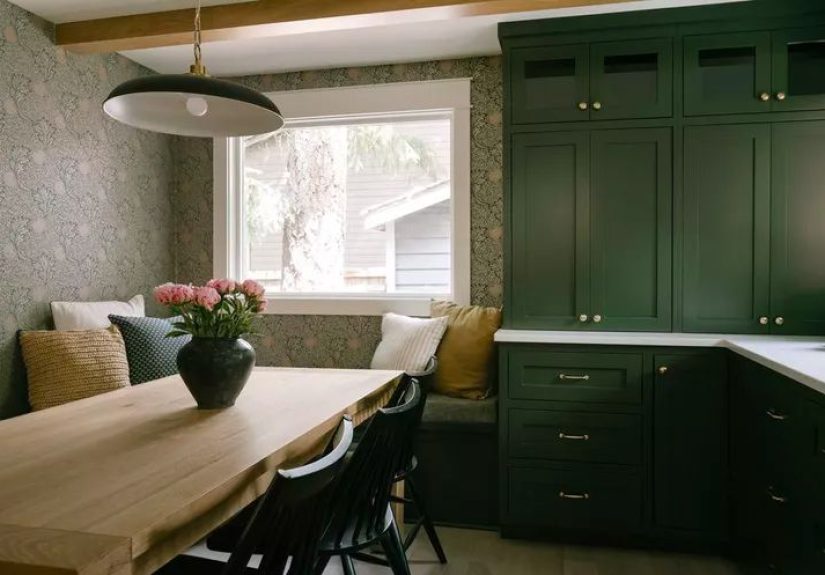 15 Stunning Color Schemes for Kitchens With Dark Cabinets