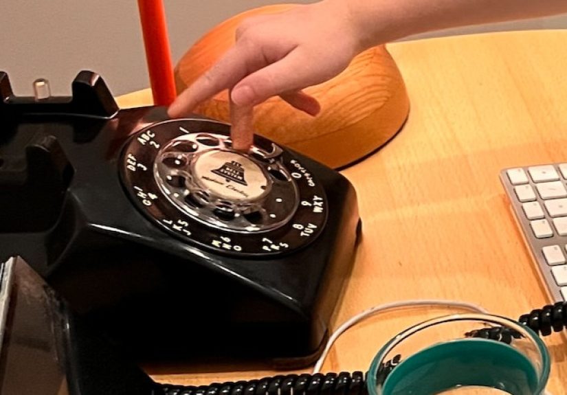 A Dial Phone SIPs Asterisk