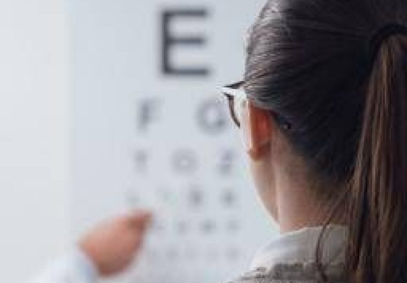 Epiretinal membrane: Symptoms, causes, and treatment