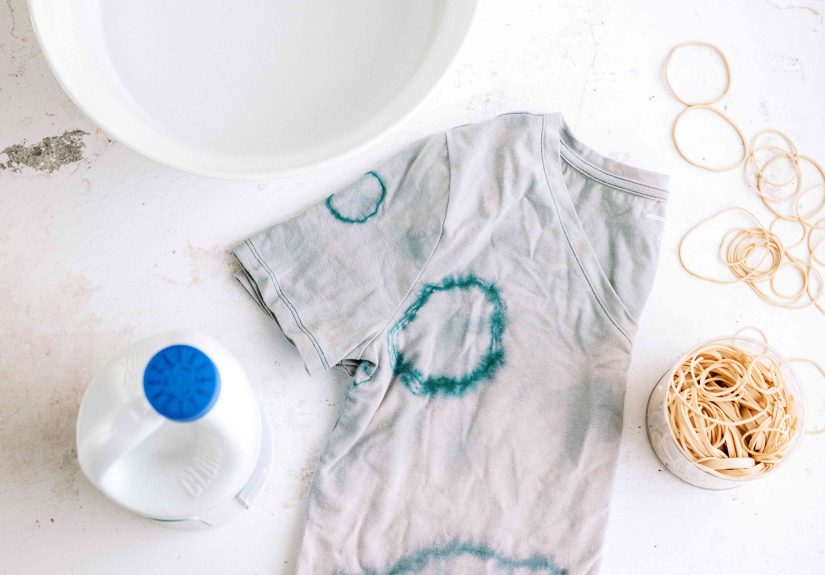 How to Bleach a Shirt With Your Own Designs