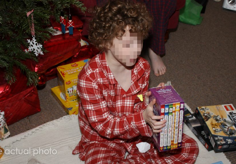 This Guy Bought A $300 Gift For His Brother, But His Mother Brushed It Off As A Gift From Santa And Asked For More Money