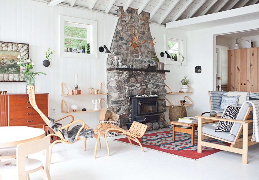 O Canada: Mjölk's Renovated Scandi-Style Cabin on a Lake