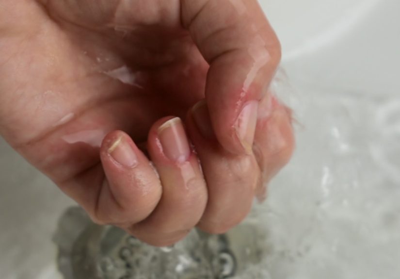 3 Ways to Remove Nail Polish Stains from Your Finger Nails