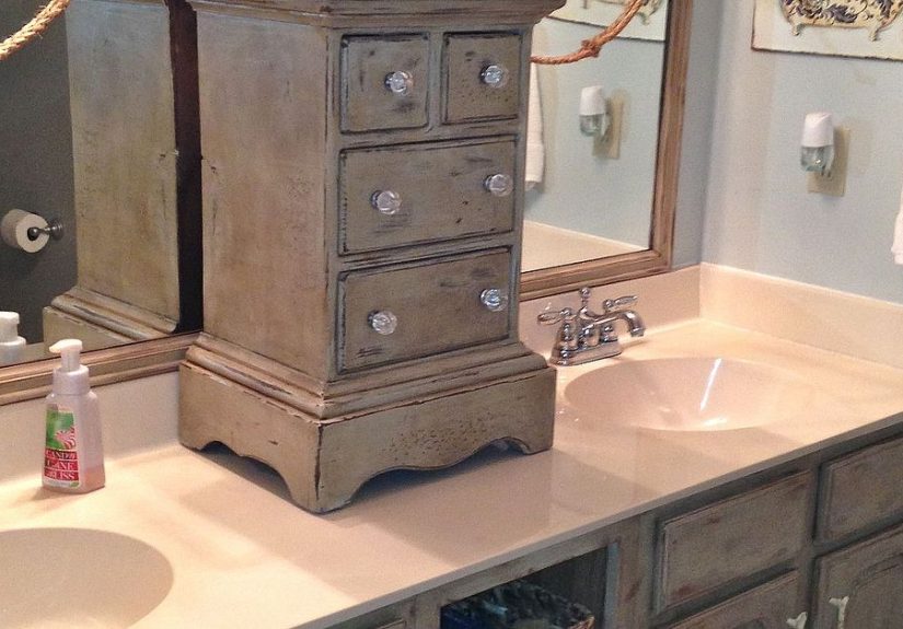 Bathroom Vanity Makeover with Annie Sloan Chalk Paint