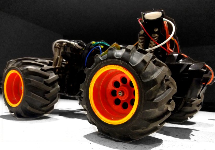 Hackaday Prize Entry: Solar WiFi Rover Roves At Night
