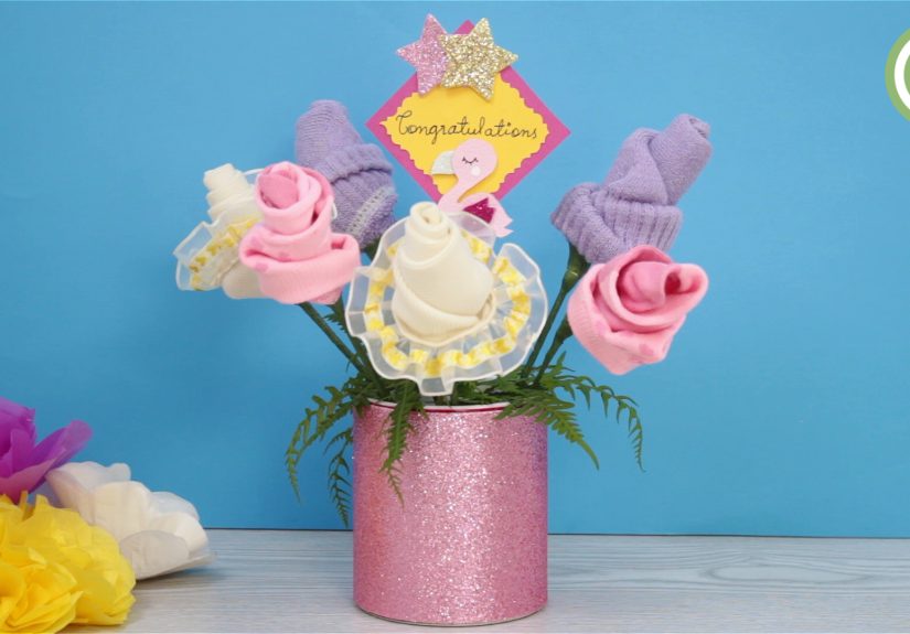 How to Make Flowers Out of Baby Socks: 14 Steps