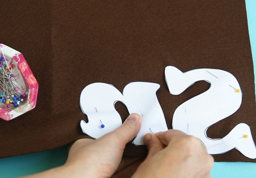 How to Sew a Simple Gingerbread Cookie Garland to Welcome the Snow