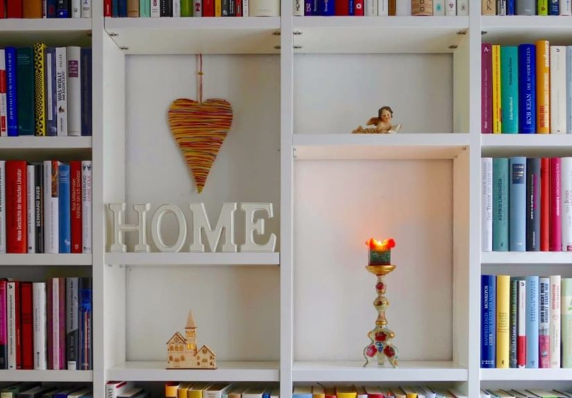 Study Confirms Growing Up in a Home Filled With Books Is Good for You